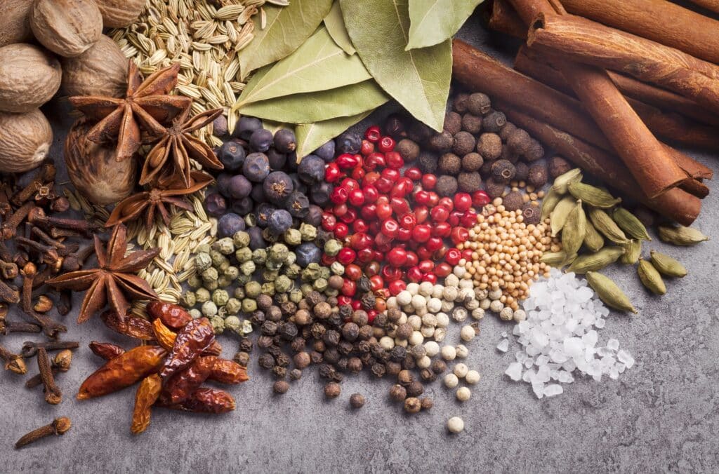 Grosse Auswahl an ganzen, bunten Gewürzen | Weingut Rudolf Fürst